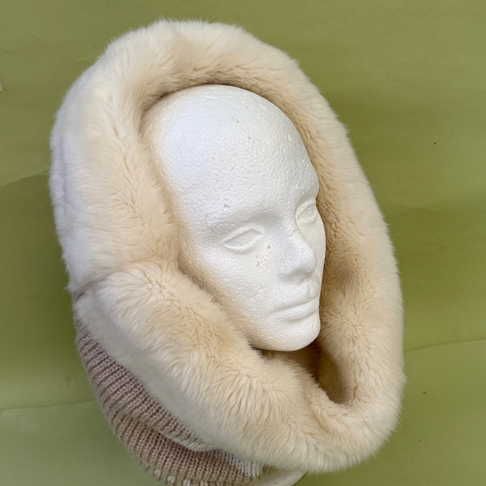 Vintage Cozy Knit Hooded Scarf with Faux Fur Trim